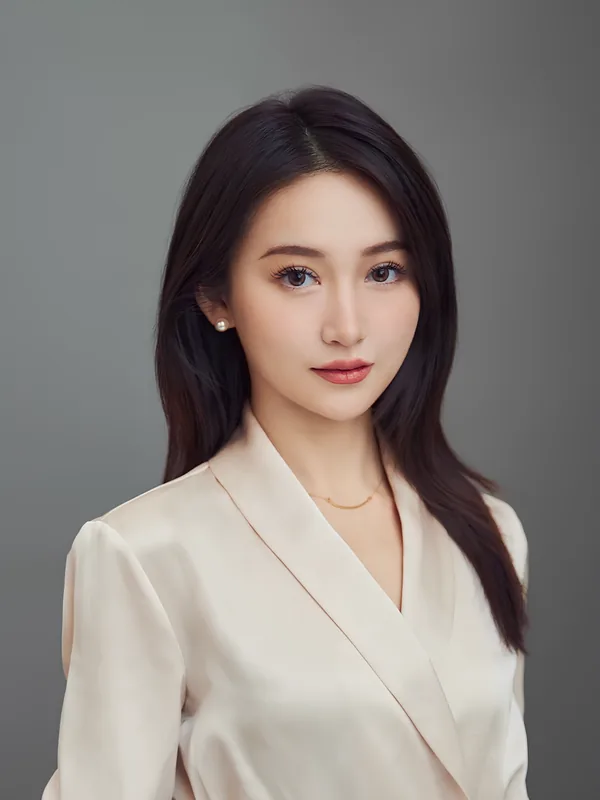 Professional portrait of Kiki Yang